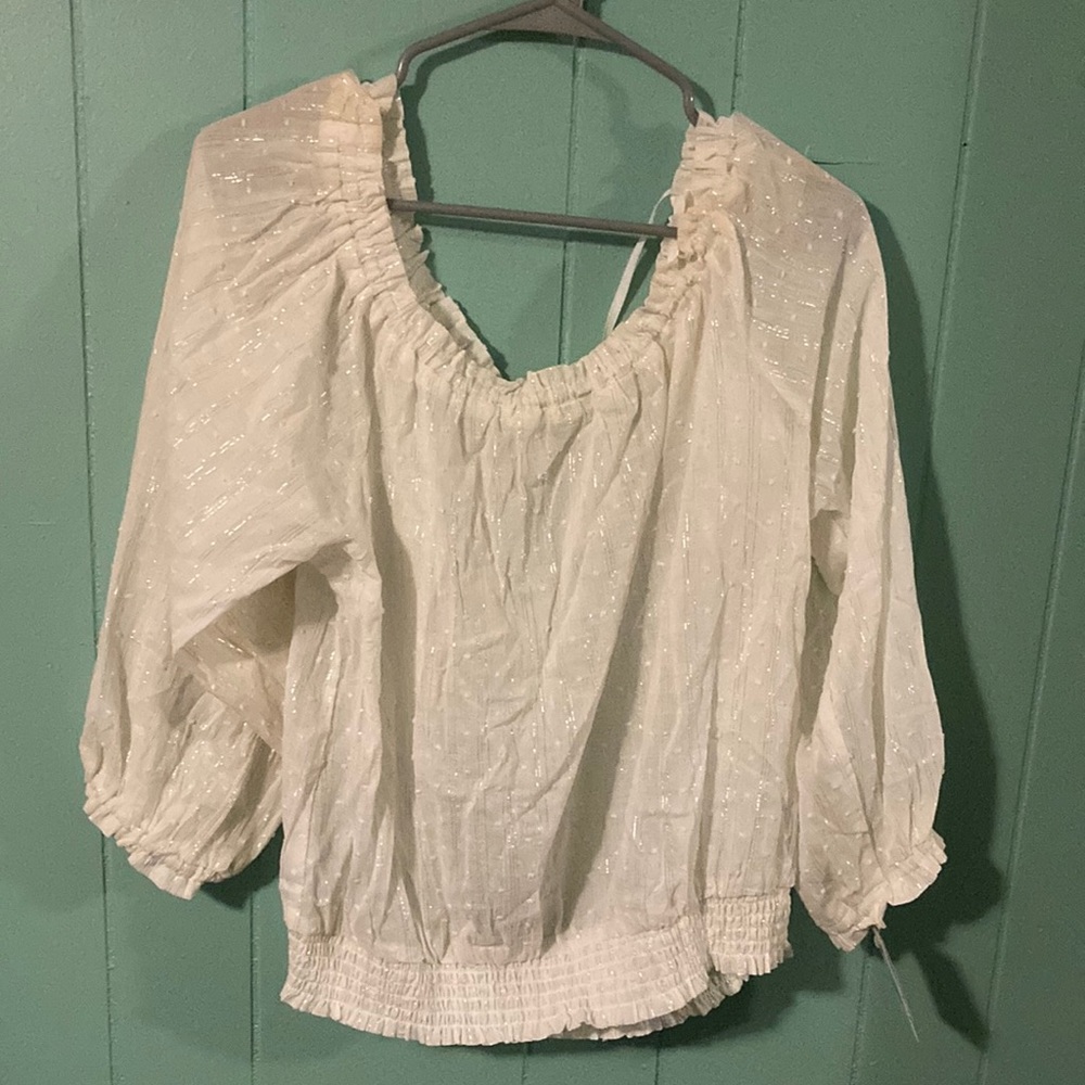 Women’s white peasant top size XL. NWT
